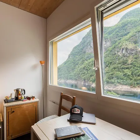 Pizzo Hotell 2*